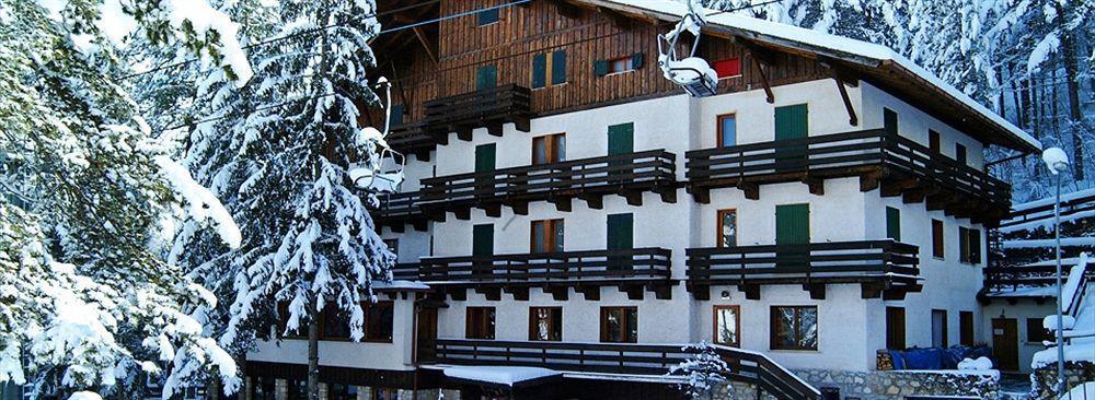 Hotel Garni Mille Pini Сканно Экстерьер фото